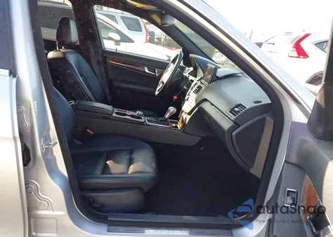 2011 Mercedes-Benz C 300 Sport из США, поврежденный, VIN WDDGF5EB8BA419432